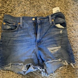 Levi High rise shorts